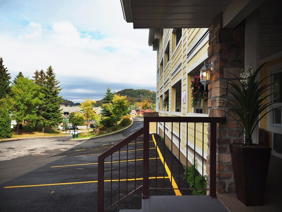 Hotel And Suites Les Laurentides Saint-Sauveur Ngoại thất bức ảnh
