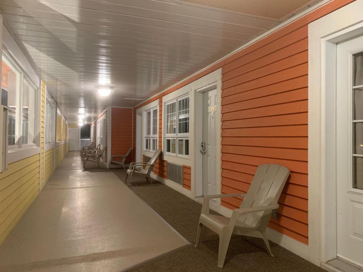 Hotel And Suites Les Laurentides Saint-Sauveur Ngoại thất bức ảnh